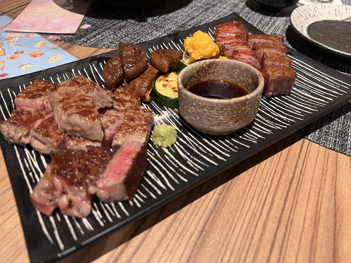 八七まる 4人で囲んだステーキ