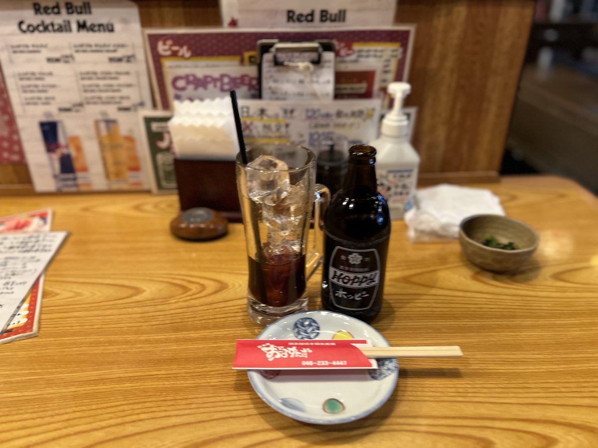 おーるすたぁずのカウンターとドリンクメニュー