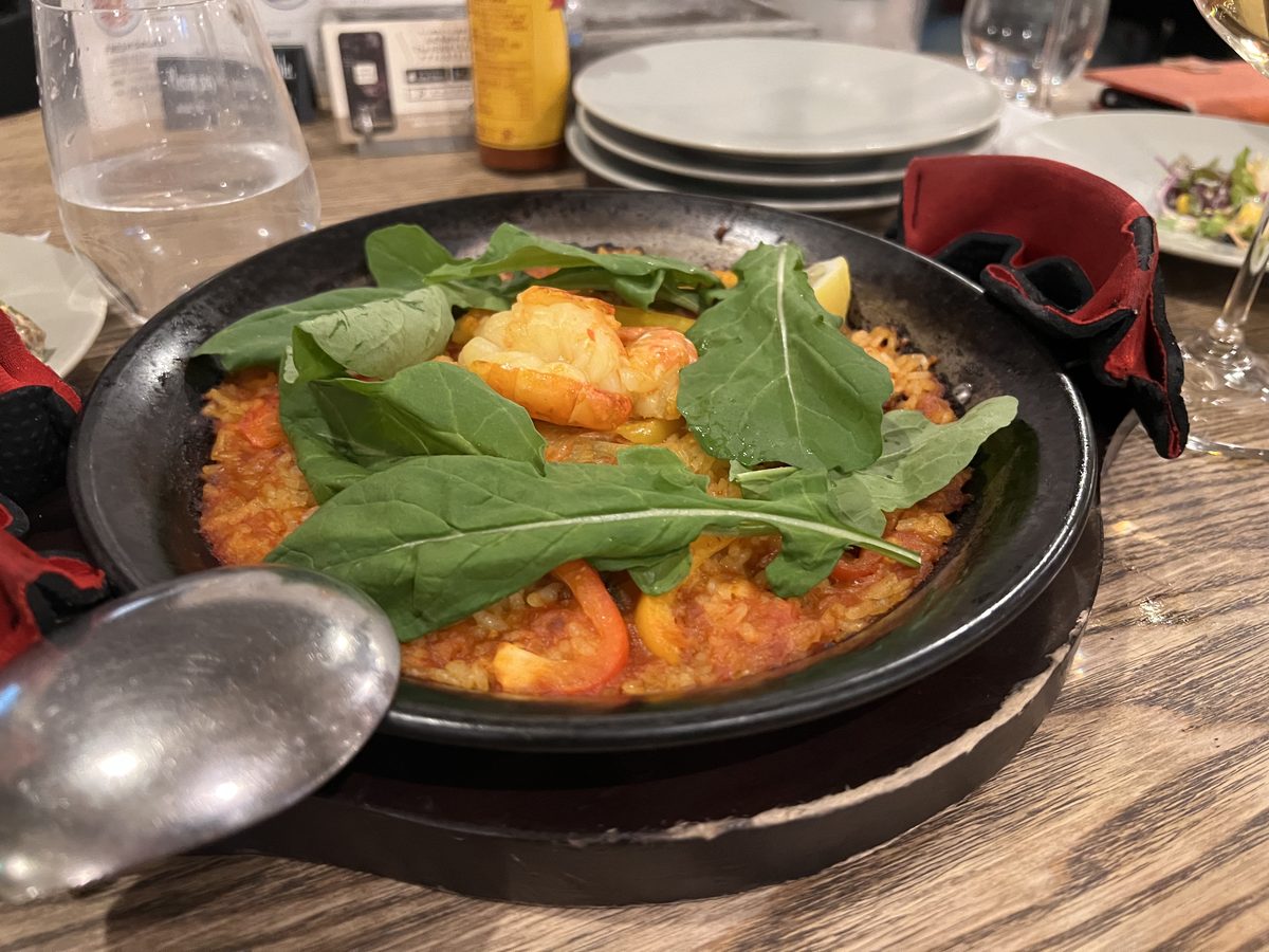 Cafe RIGOLETTO 海老の鉄板焼き(アヒージョ風)
