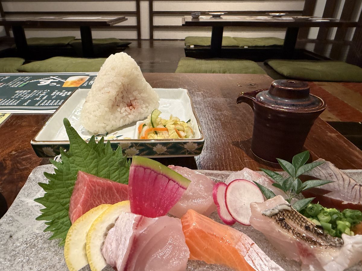 西中洲 海鮮酒場 すぅ。 土鍋で炊いたおにぎり