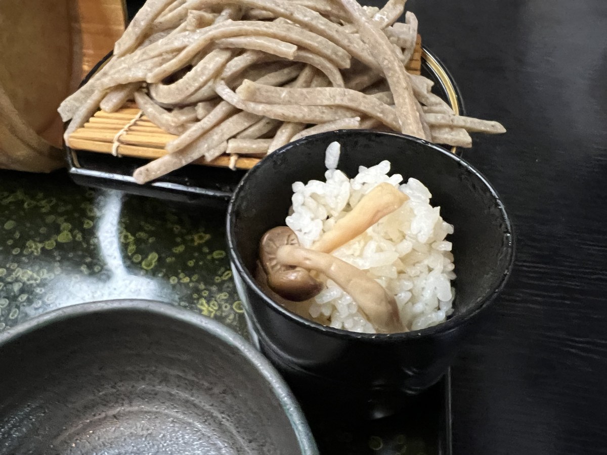 めん割烹 なか川 太い田舎そばと炊き込みご飯