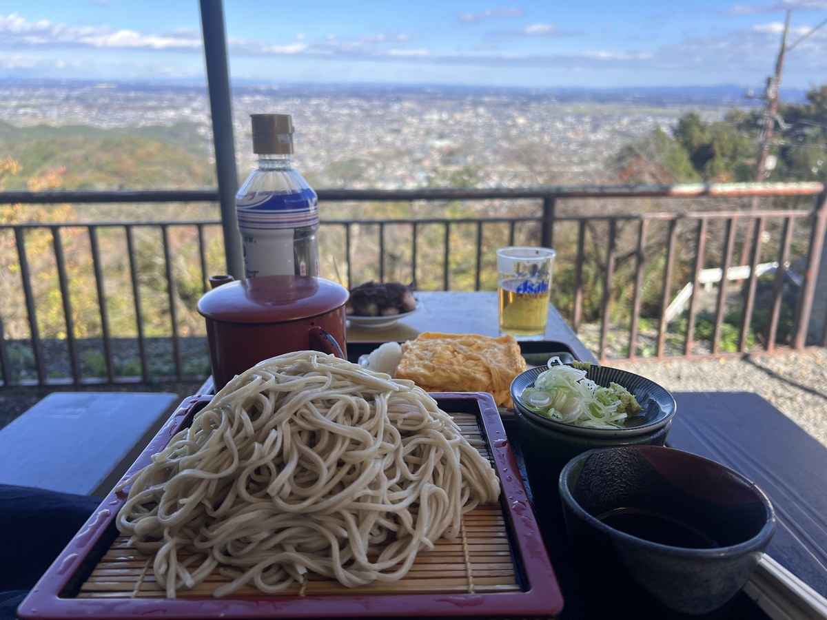 太平山 山田家 卓の全景