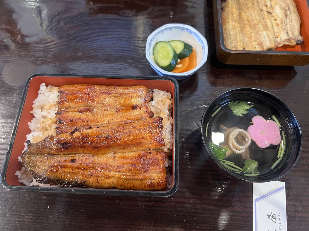 武蔵屋の上うな重と香の物と肝吸いの全景