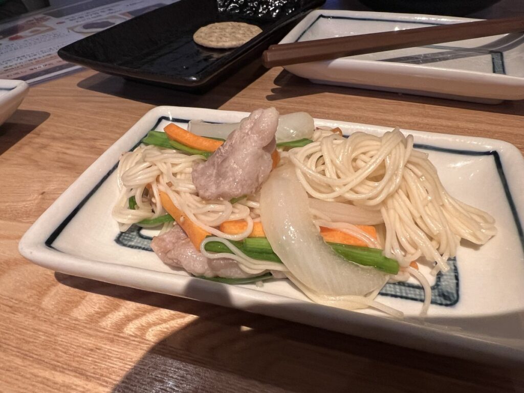 居酒屋奄美 神田の油ぞうめん 汁ゼロの角皿
