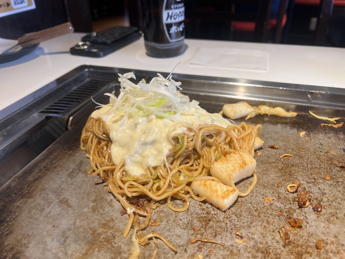 広島お好み焼き ホプキンス 立川店 チーズを乗せた焼きそば