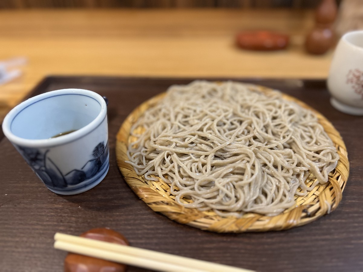 手打ちそば 信玄 せいろ 丸抜き蕎麦の細打ち
