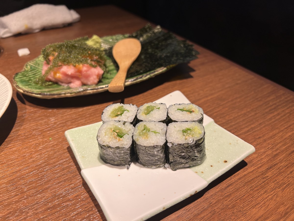 立川すしわさび 涙巻き わさびの緑が見える