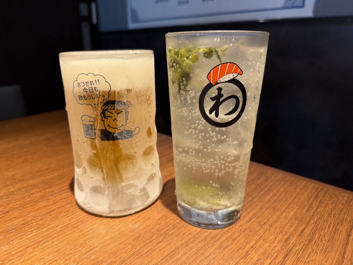 立川すしわさび 2回目も同じジョッキとグラスを撮っていた